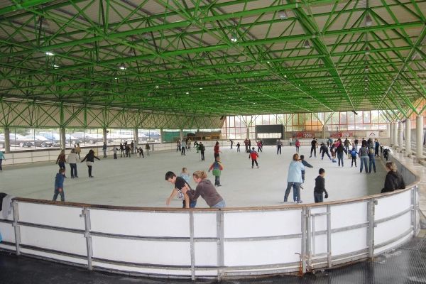 Schaatsen bijna het hele jaar door op de ijsbaan Willingen