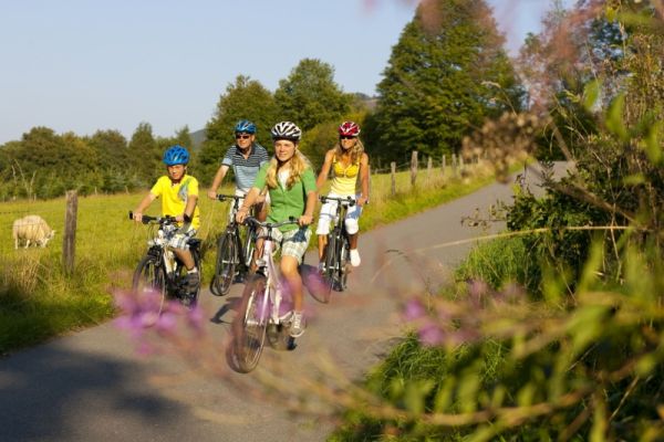 Familiefietstocht over de oude spoorlijn Sauerland-fietsring