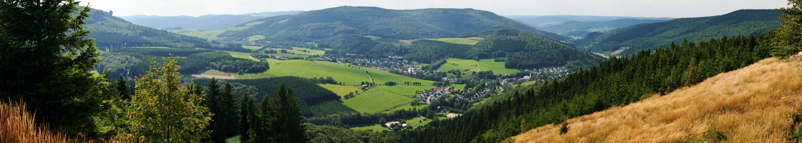 Panorama Bruchhausen/Ellleringhausen vom Ginsterkopf