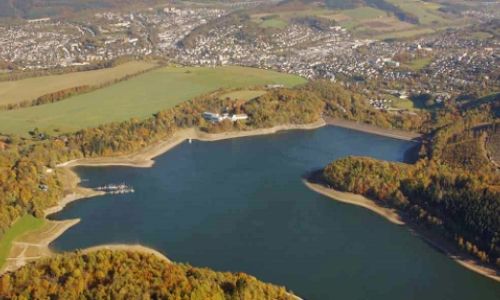 Hennesee bij Meschede in het Sauerland