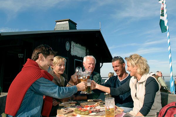 Prost auf Siggis Ettelsberghütte