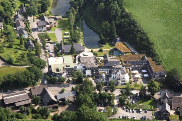 Schmallenberg OT Winkhausen mit Hotel***** Deimann Schmallenberg OT Winkhausen mit Golfplatz und Hotel Deimann