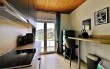 Q12 - Küche mit Balkonzugang