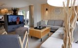 Willingen-Lodge - Wohnbereich mit 55' Smart-TV