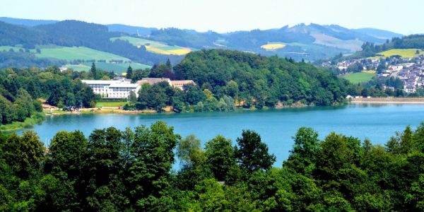 Hennesee bij Meschede in het Sauerland