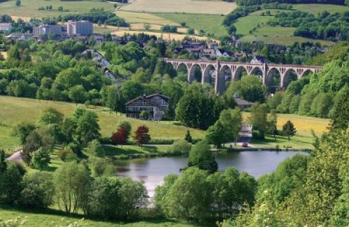 Willingen Viadukt mit Stryckpark