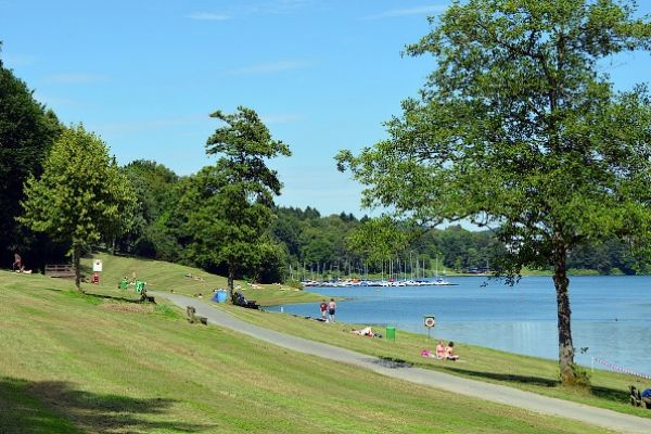 Berghäuser Badebucht am Hennesee