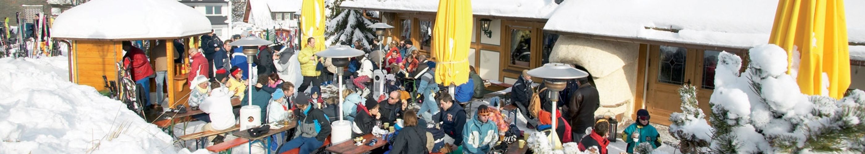 Winterterrasse der VisAVis-Hütte Willingen