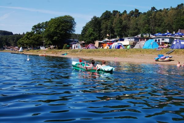 Badplaats op de camping bij Sorpesee