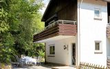 Campus MITTELSTUFE - Terrasse mit Sitzgruppe