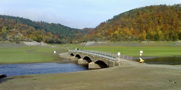 Edersee Atlantis - versunkene Brücke Asel