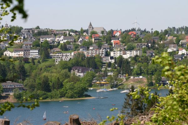 Blick auf Sorpesee und Langscheid vom Hoehenweg