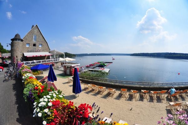 Café Solo an der Möhnesee-Staumauer