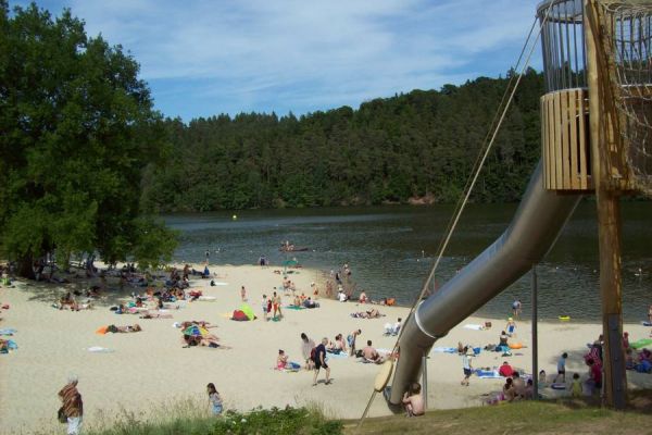 Twistesee Sand-Strandbad mit Ferienhaus-Park