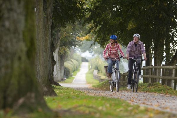 Allee op het Möhnetal-fietspad