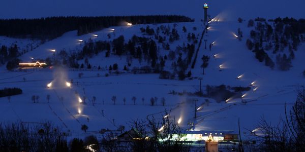 Beschneiung Nachts mit Kneekanonen am Ettelsberg