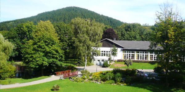 Uitzicht vanuit appartement op het Kurpark in Willingen