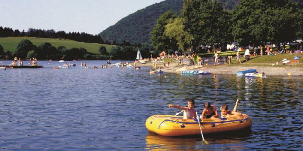 Sommerspaß und Baden im Strandbad Diemelsee