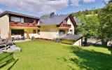 Upland Apartments - Gartenansicht