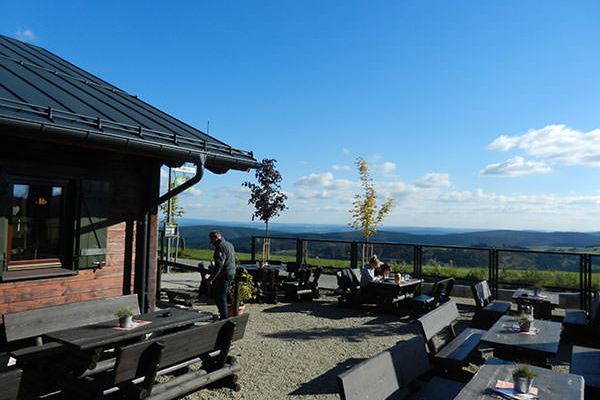 Graf-Stollberg-Hütte Usseln mit Panoramablick