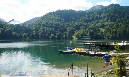 Bäder und Badeseen im Allgäu Naturwasser-Freibad im Freibergsee Oberstdorf