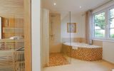 Sauna mit großzügigem Nassbereich