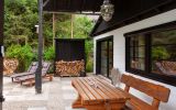 Terrasse mit Sauna-Liegen