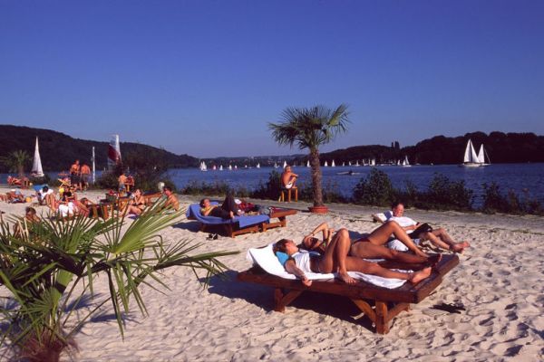 Strandbad mit Karibikflair am Möhnesee