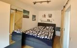 Fewo 'Aussen Pfui - Innen Hui' - Schlafzimmer mit Boxspringbett (160x200)