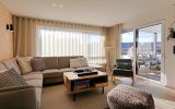Wohnbereich plus Lounge-Balkon