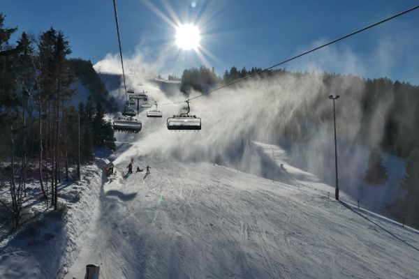 Willingen K1-Sessellift mit Beschneiung