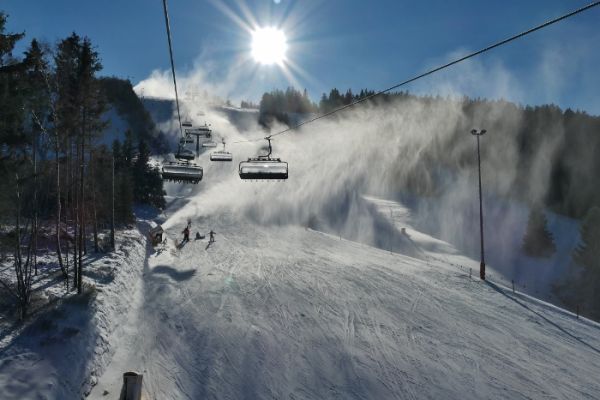 Willingen K1-Sessellift mit Beschneiung