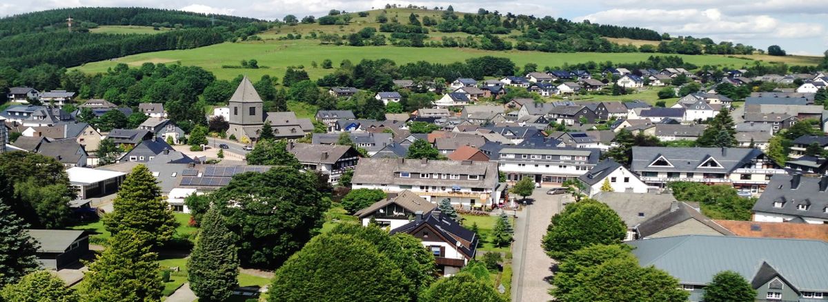 Usseln mit Blick zum Osterkopf