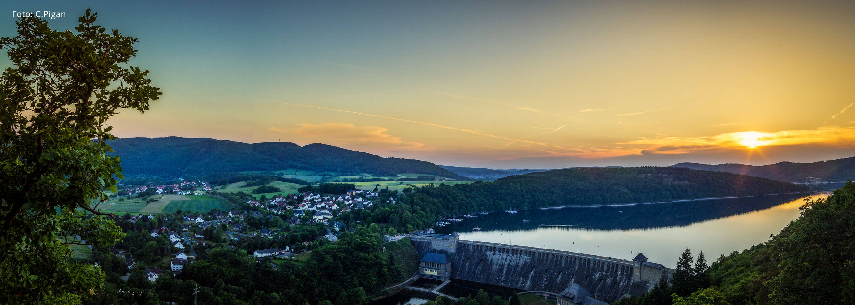 Romantik Panorama Edersee Staumauer und Nationalpark