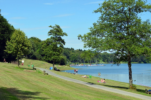 Berghäuser Bucht am Hennesee Berghäuser Badebucht am Hennesee