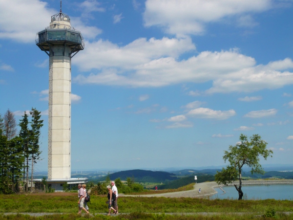 Ettelsberg Hochheideturm und Bergsee in Willingen